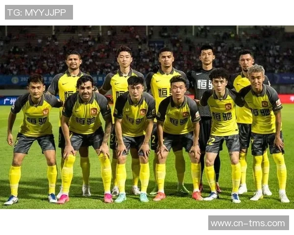 广州篮球队的默契配合与战术创新探讨